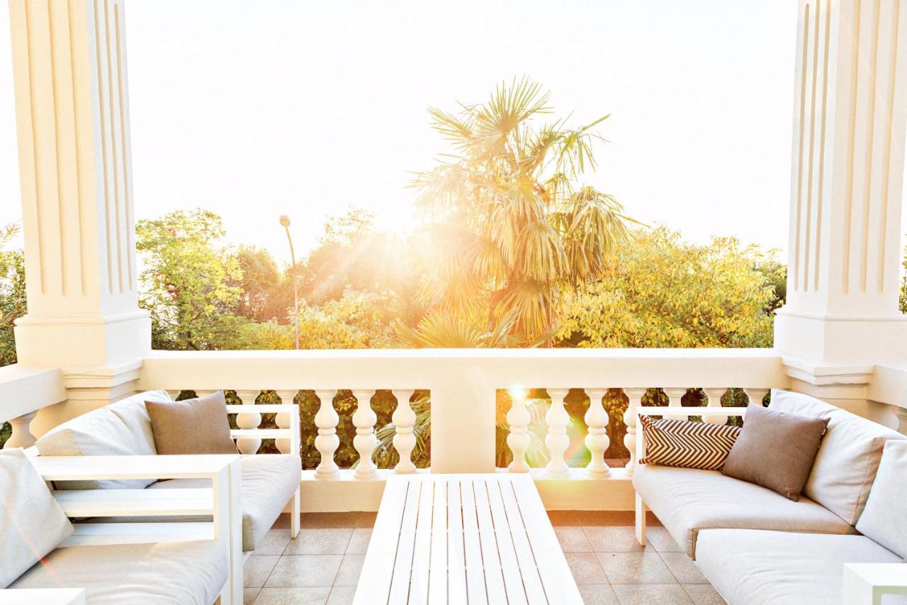 Deluxe Beachfront Apartment Klara, Lovran Dış mekan fotoğraf