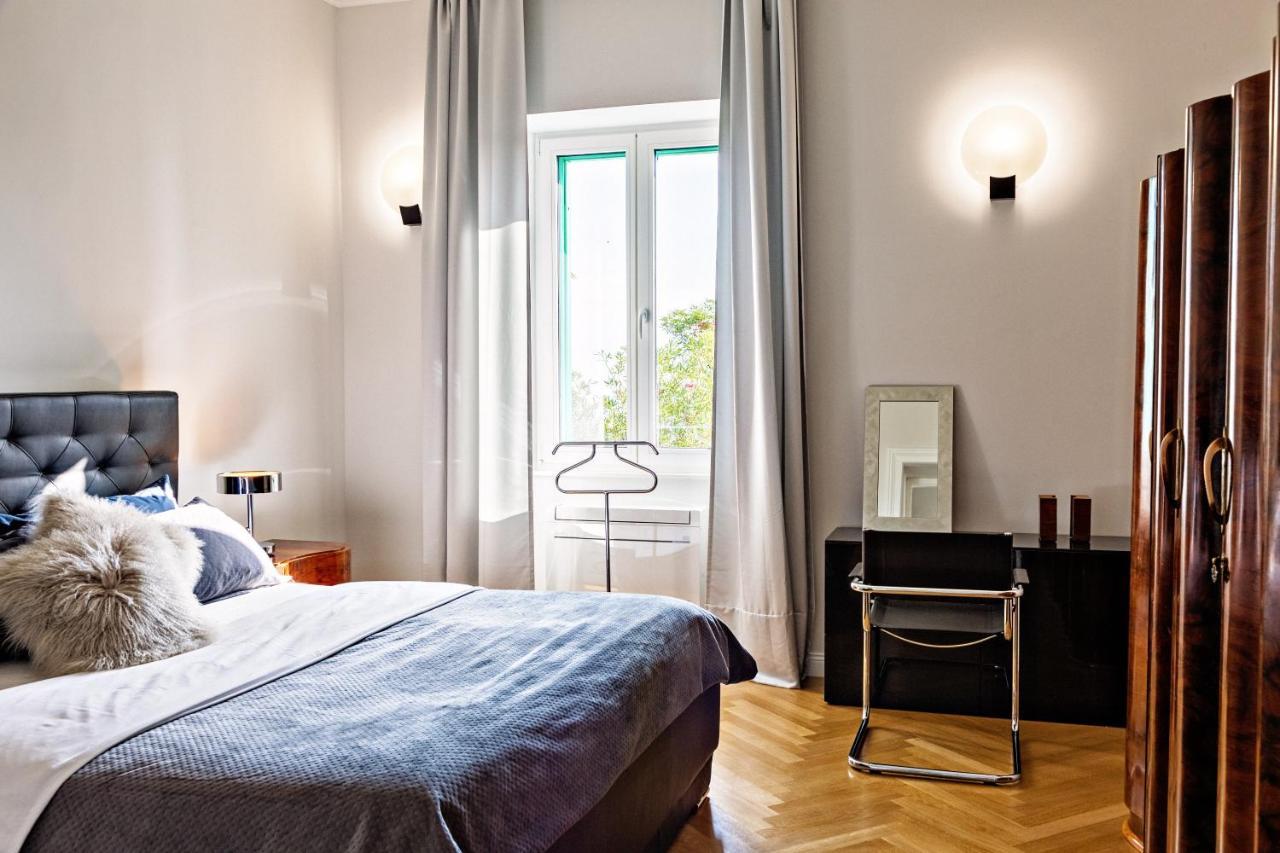 Deluxe Beachfront Apartment Klara, Lovran Dış mekan fotoğraf