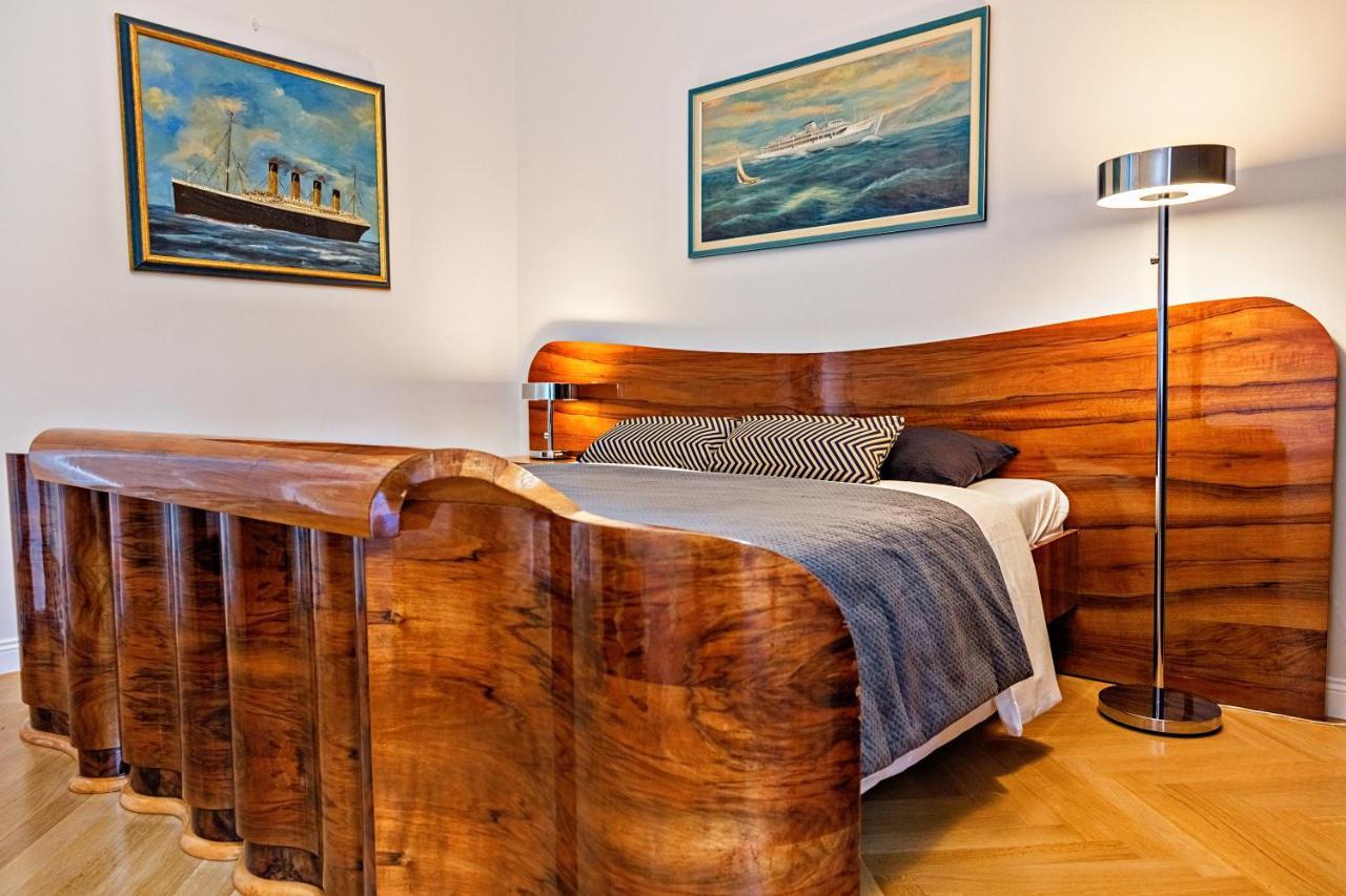 Deluxe Beachfront Apartment Klara, Lovran Dış mekan fotoğraf