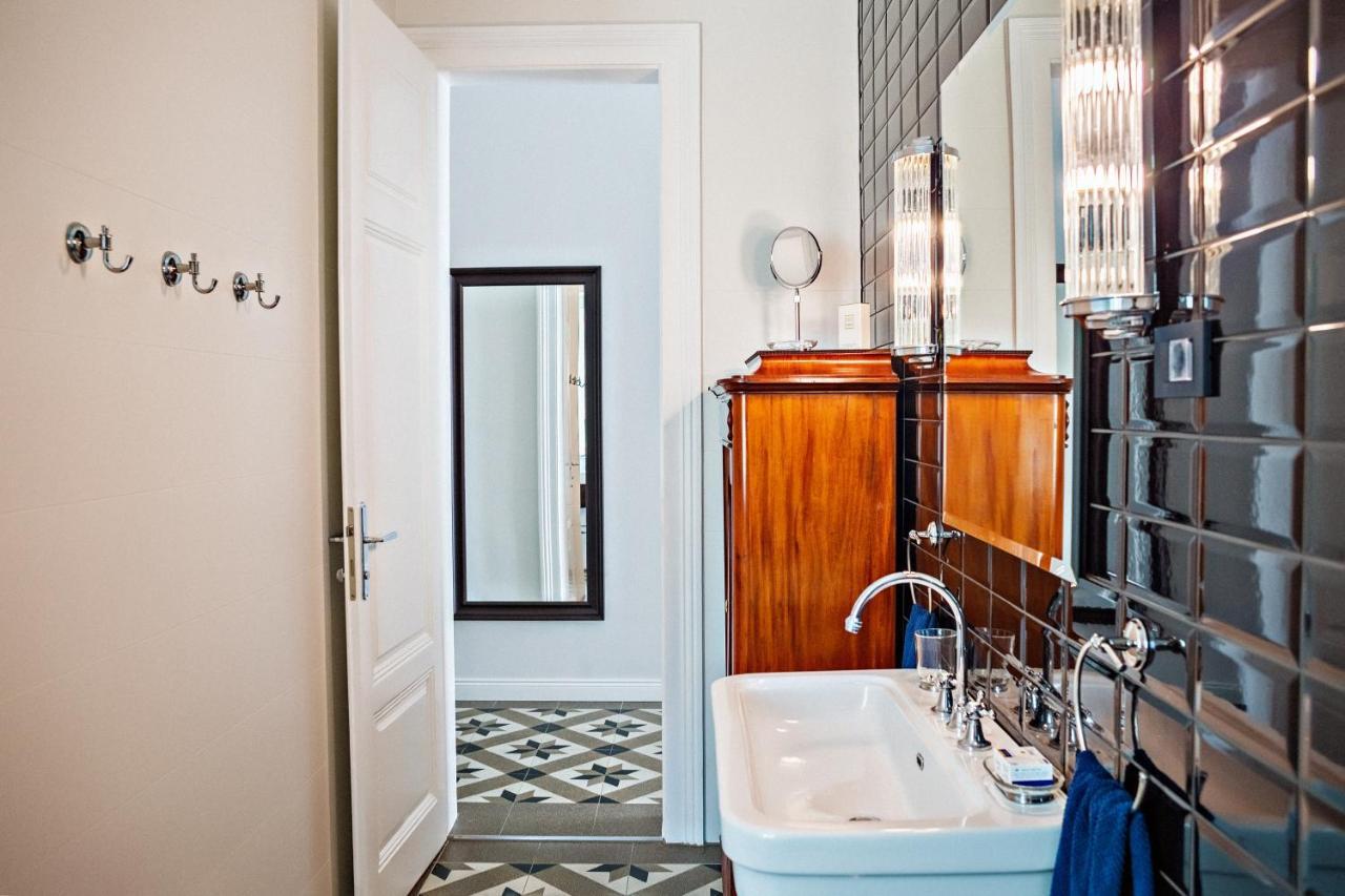 Deluxe Beachfront Apartment Klara, Lovran Dış mekan fotoğraf