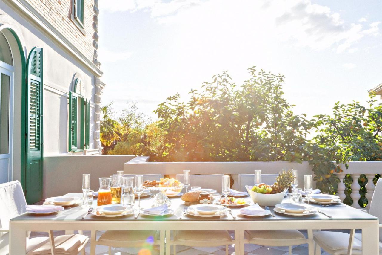 Deluxe Beachfront Apartment Klara, Lovran Dış mekan fotoğraf