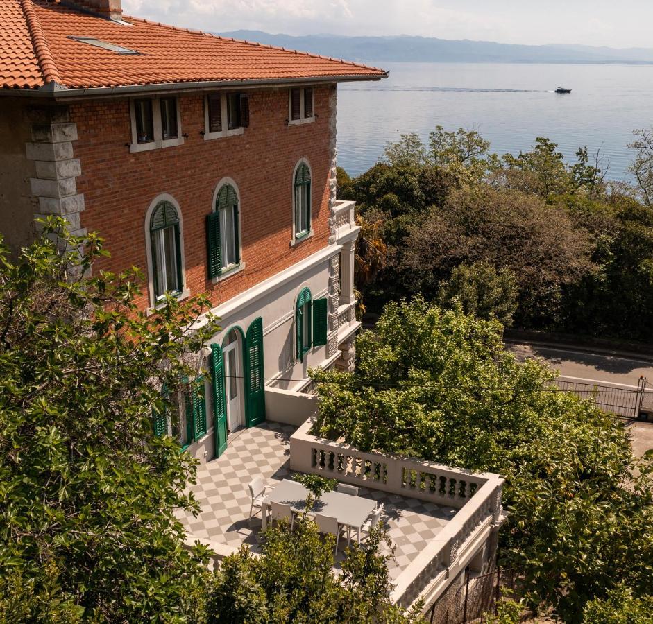Deluxe Beachfront Apartment Klara, Lovran Dış mekan fotoğraf
