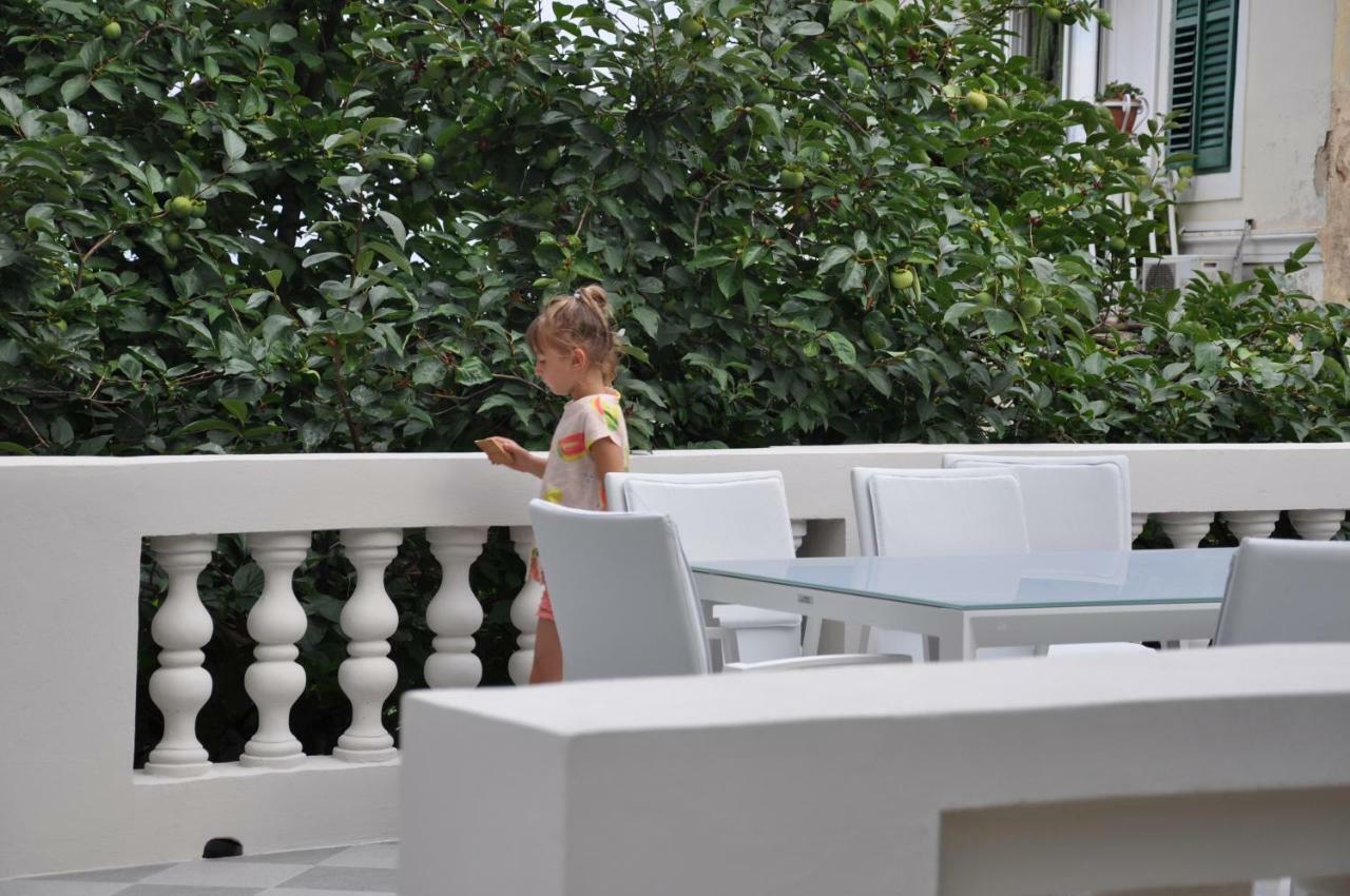 Deluxe Beachfront Apartment Klara, Lovran Dış mekan fotoğraf